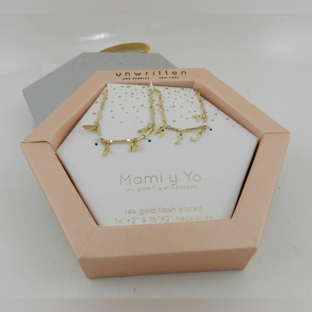 UNWRITTEN "Mama" and "Hija" Necklace Set